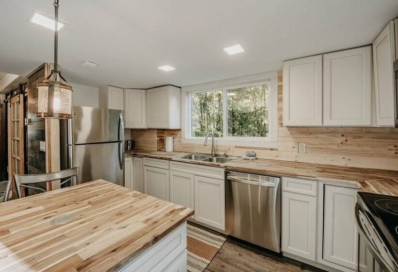 78mbr   Wood Stove   Wifi   Pets Ok   Bbq   Sleeps 6