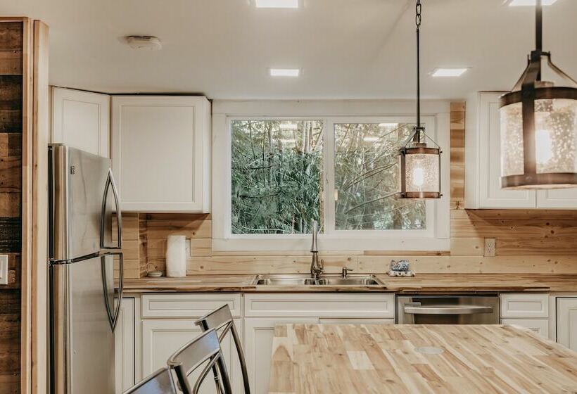 78mbr   Wood Stove   Wifi   Pets Ok   Bbq   Sleeps 6