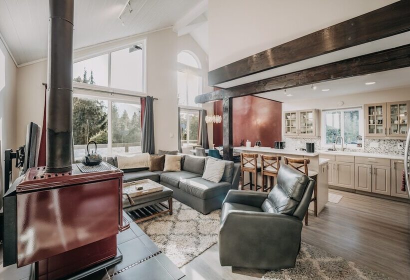 80mbr   Hot Tub   Wifi   Bbq   Wood Stove   Sleeps 9!