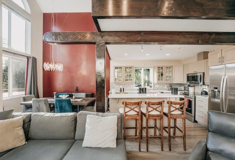 80mbr   Hot Tub   Wifi   Bbq   Wood Stove   Sleeps 9!