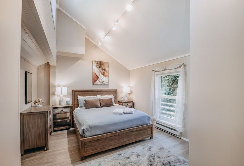 80mbr   Hot Tub   Wifi   Bbq   Wood Stove   Sleeps 9!