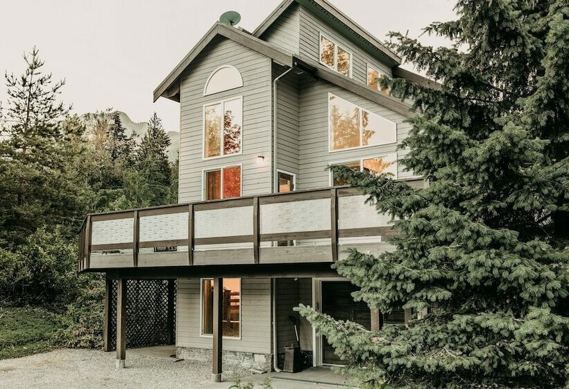 80mbr   Hot Tub   Wifi   Bbq   Wood Stove   Sleeps 9!