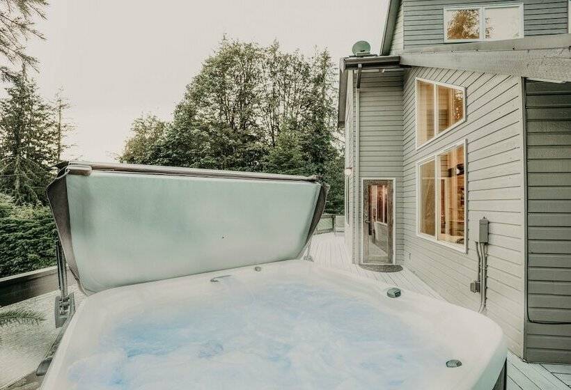 80mbr   Hot Tub   Wifi   Bbq   Wood Stove   Sleeps 9!