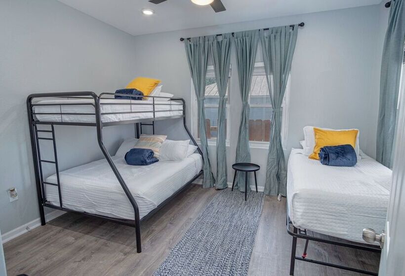 Delightfully Renovated 4 Br/2 Ba Near Dt Riverwalk