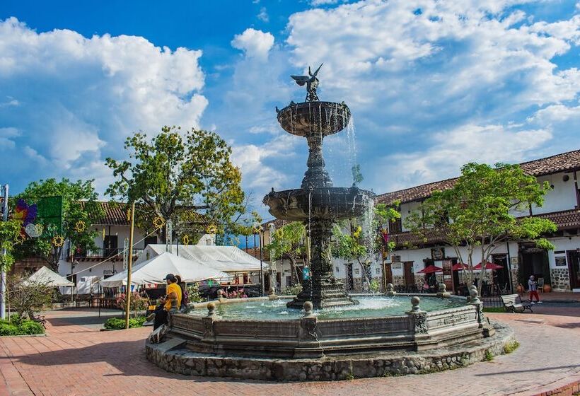 فندق Caseron Del Parque