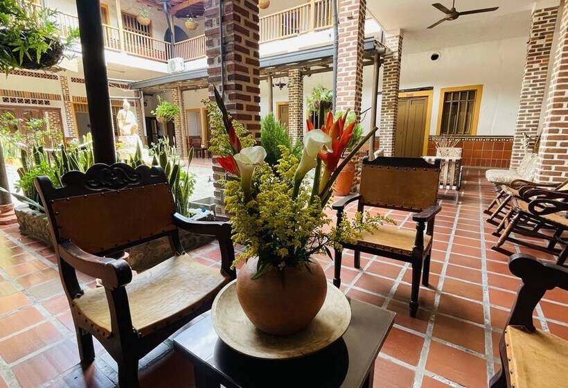 فندق Caseron Del Parque