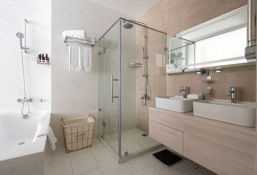 ホテル Inspira S Tashkent