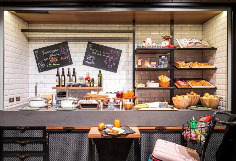 هتل Moxy Dortmund City