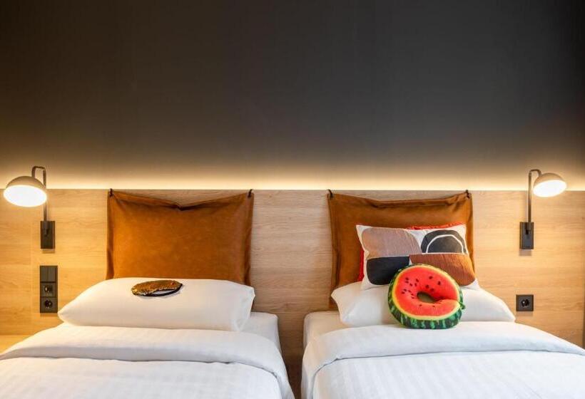 בית מלון כפרי Moxy Dortmund City