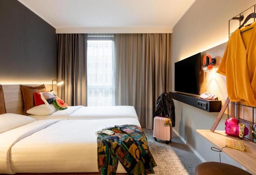 هتل Moxy Dortmund City