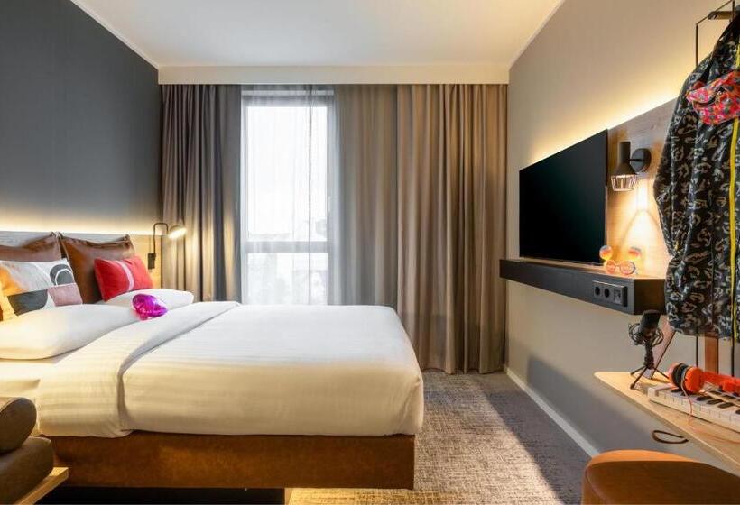 هتل Moxy Dortmund City