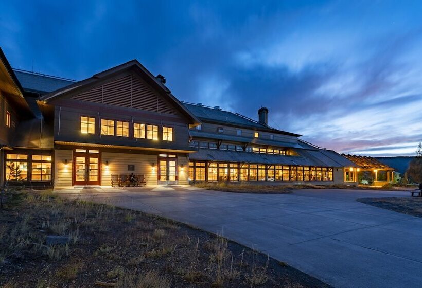 渡假胜地  Old Faithful Snow Lodge & Cabins   Inside The Park