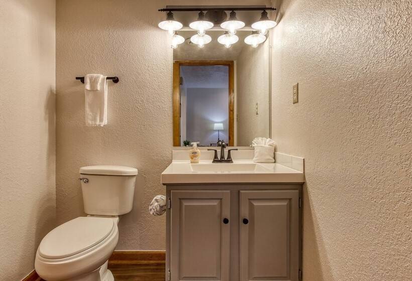 فندق Pinecrest Townhomes 1k 2q Unit Renovated