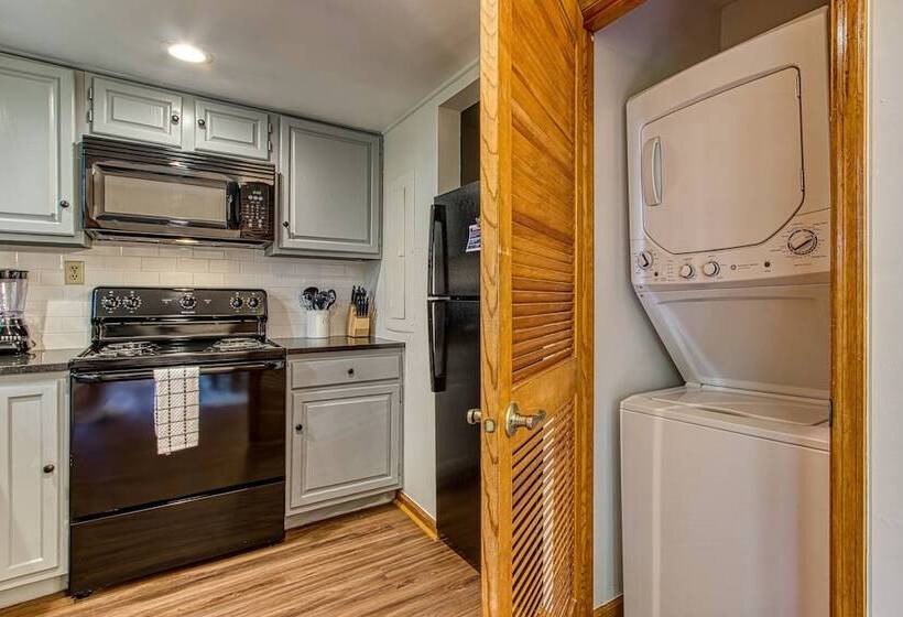 فندق Pinecrest Townhomes 1k 2q Unit Renovated