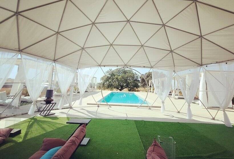 בית מלון כפרי Glamping Skies   Adults Only