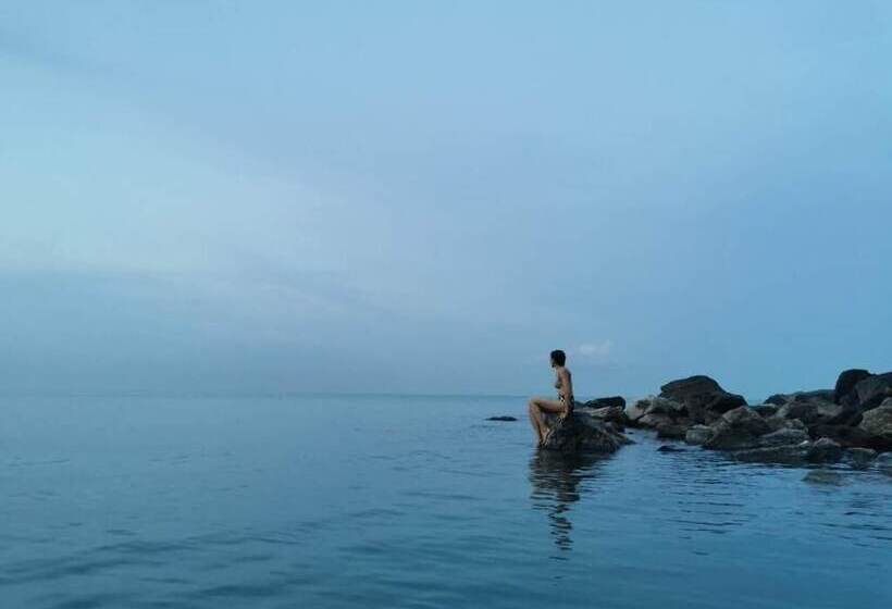 Отель Sichon Hideaway