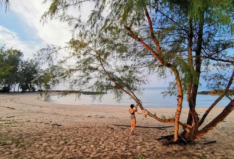 Отель Sichon Hideaway