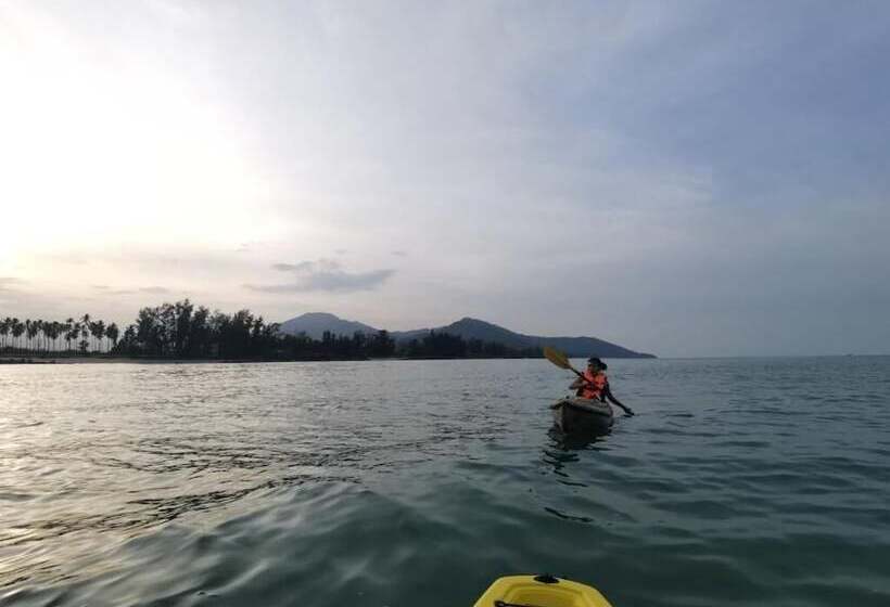 Отель Sichon Hideaway