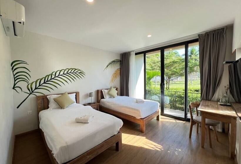 Отель Sichon Hideaway