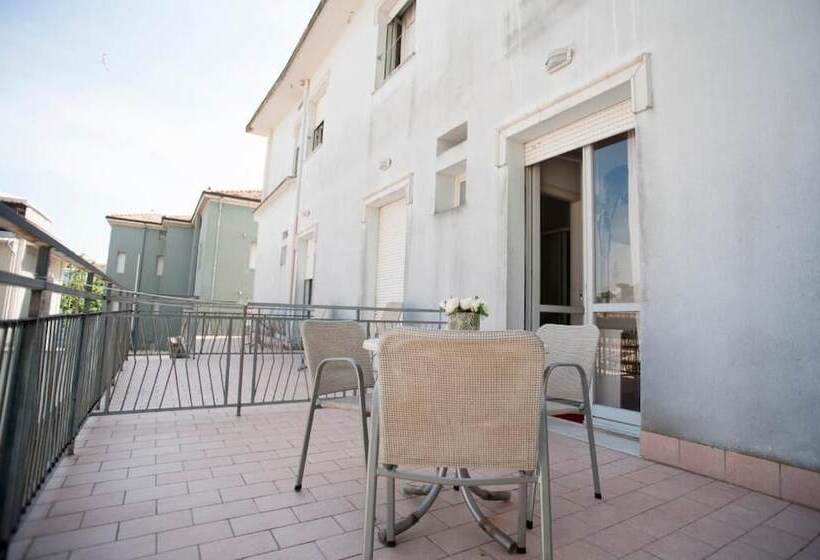 هتل Villa Silvie Rose