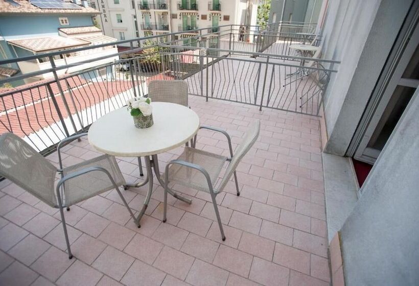 هتل Villa Silvie Rose