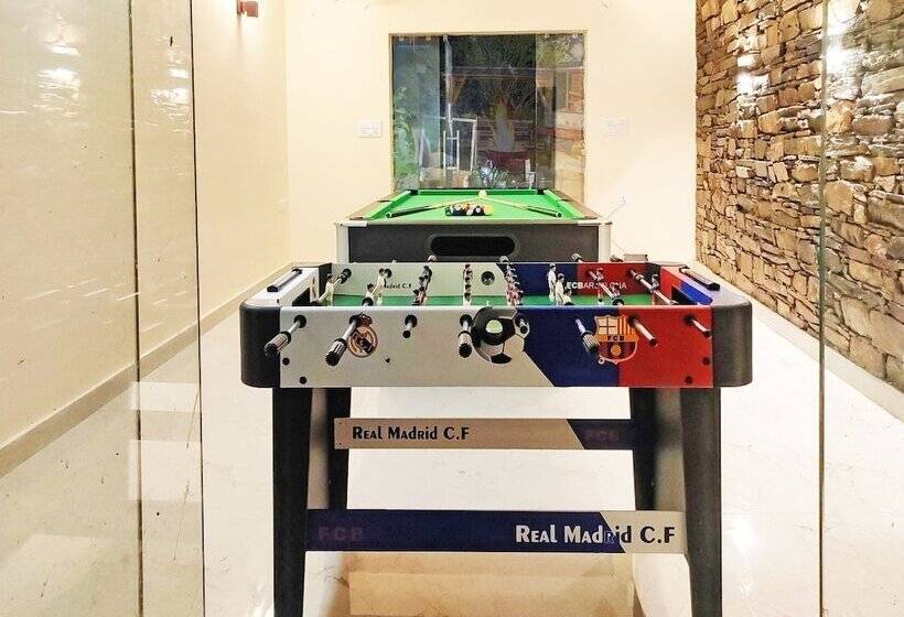 בית מלון כפרי Treehouse Resort