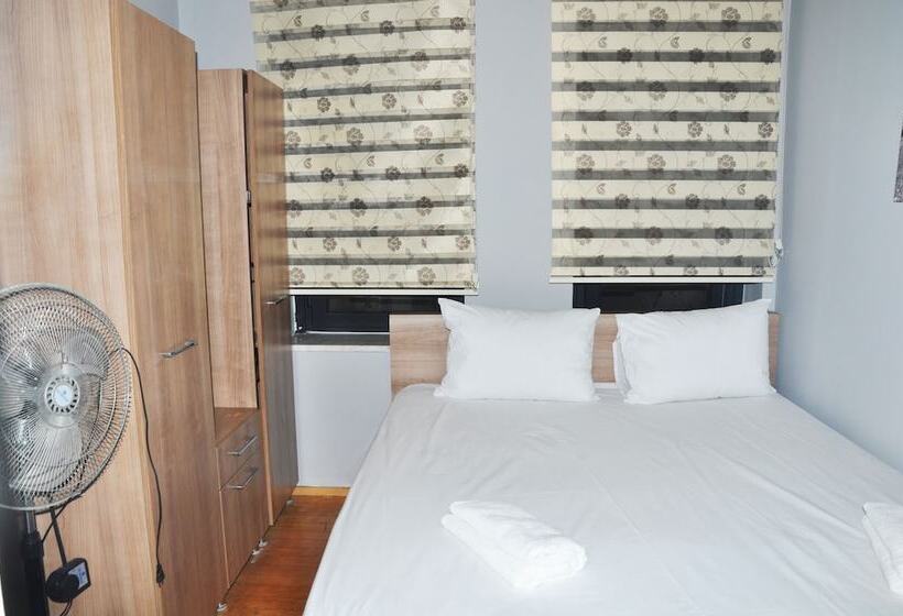 The Queen S Istanbul