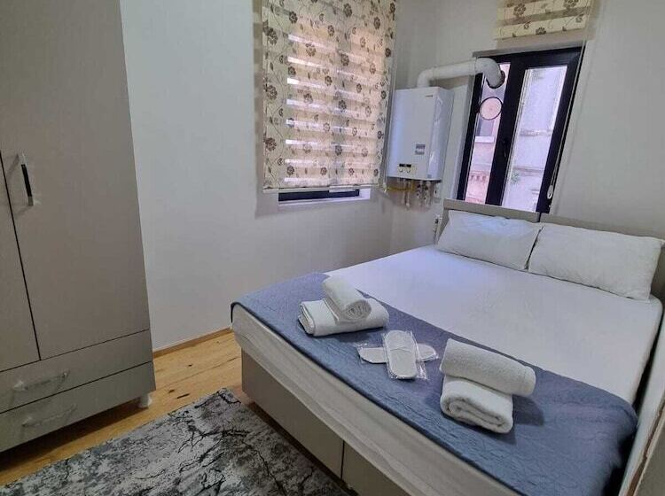 The Queen S Istanbul