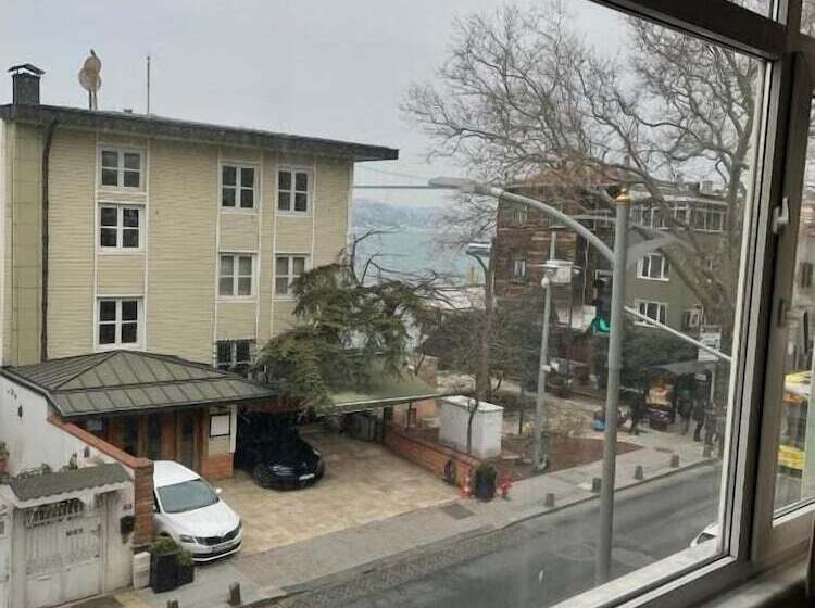 Kuzguncuk Bosphorus