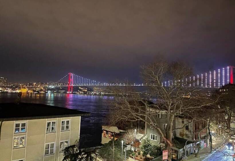 Kuzguncuk Bosphorus