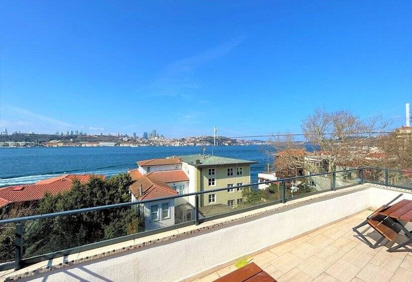 Kuzguncuk Bosphorus