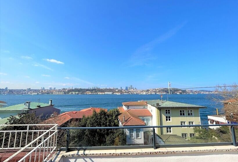 Kuzguncuk Bosphorus