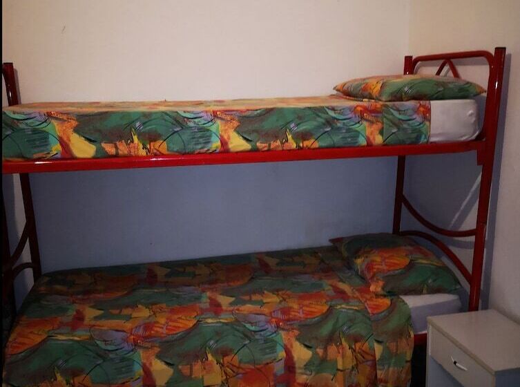 פנסיון 2nd Private Room In The Attic With Shared Bathroom Use