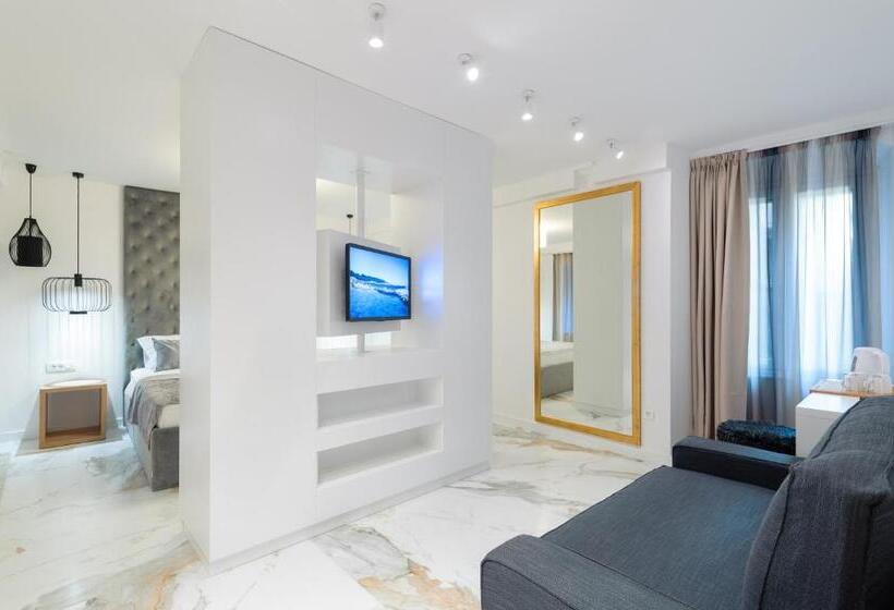 پانسیون Royal Luxury Room