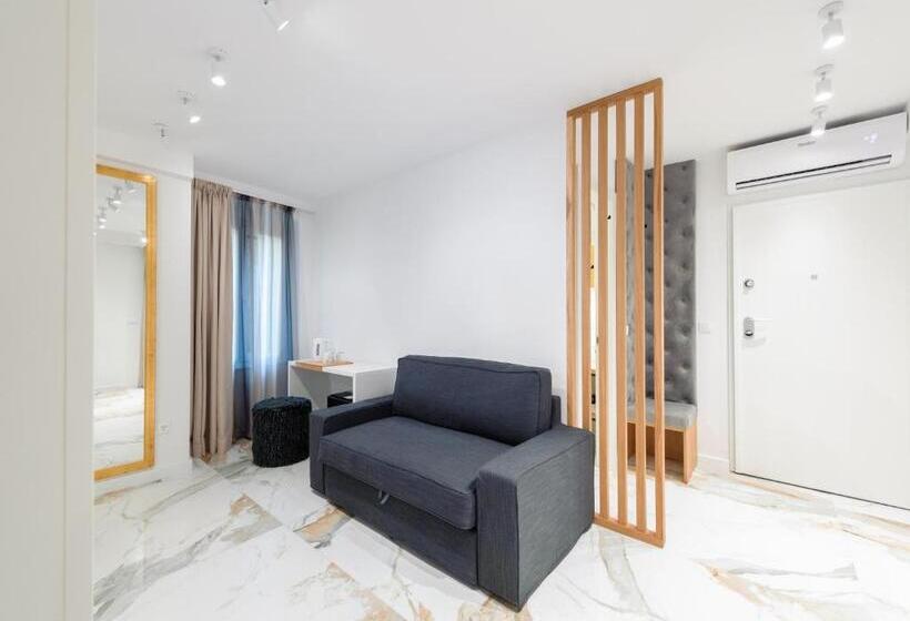 پانسیون Royal Luxury Room