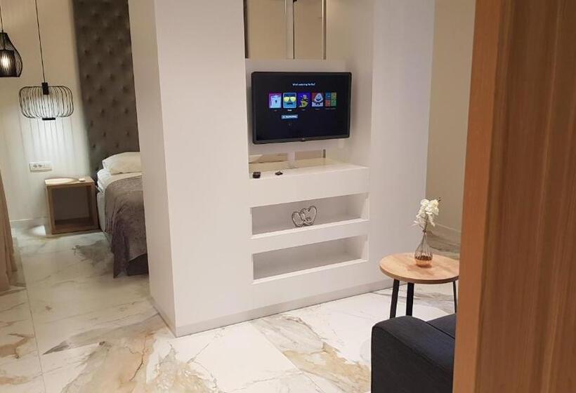 پانسیون Royal Luxury Room