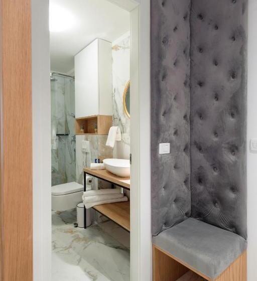 پانسیون Royal Luxury Room