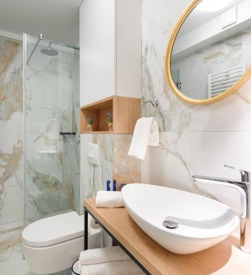 پانسیون Royal Luxury Room