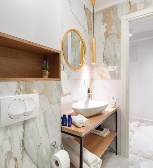 پانسیون Royal Luxury Room