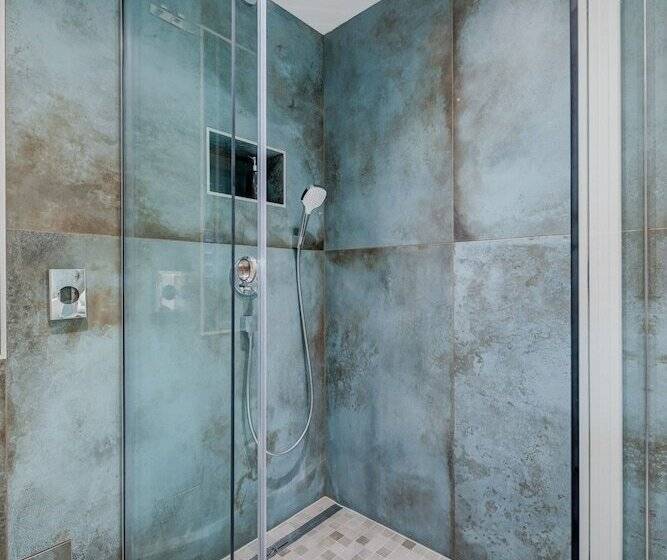 پانسیون Royal Luxury Room