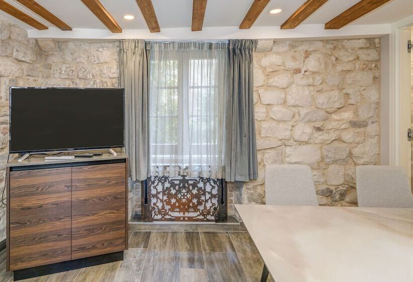 پانسیون Royal Luxury Room