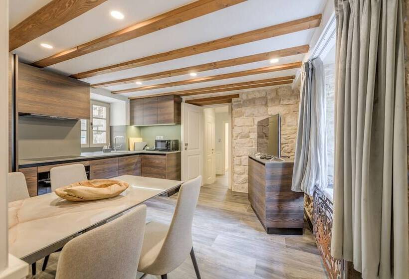 پانسیون Royal Luxury Room