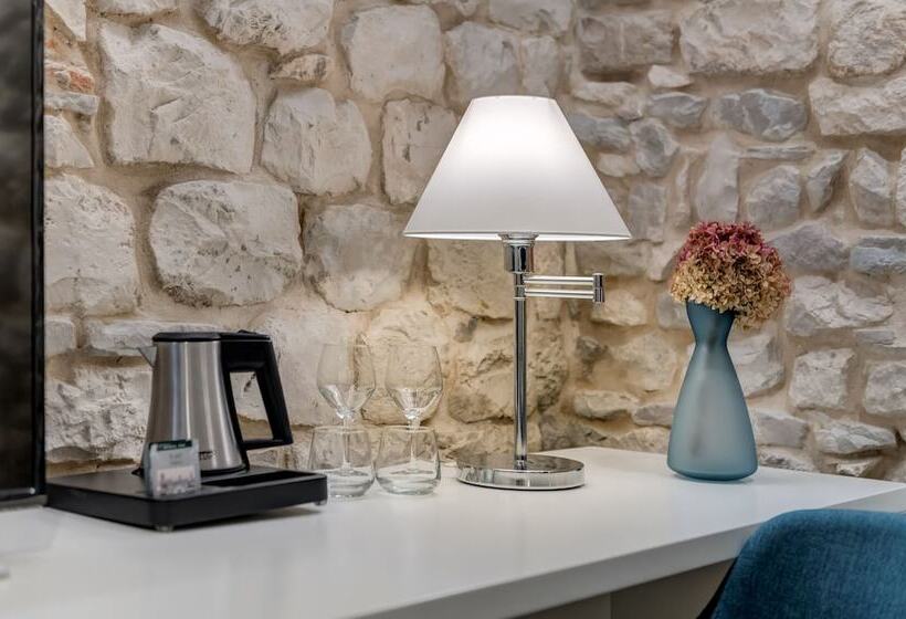 پانسیون Royal Luxury Room