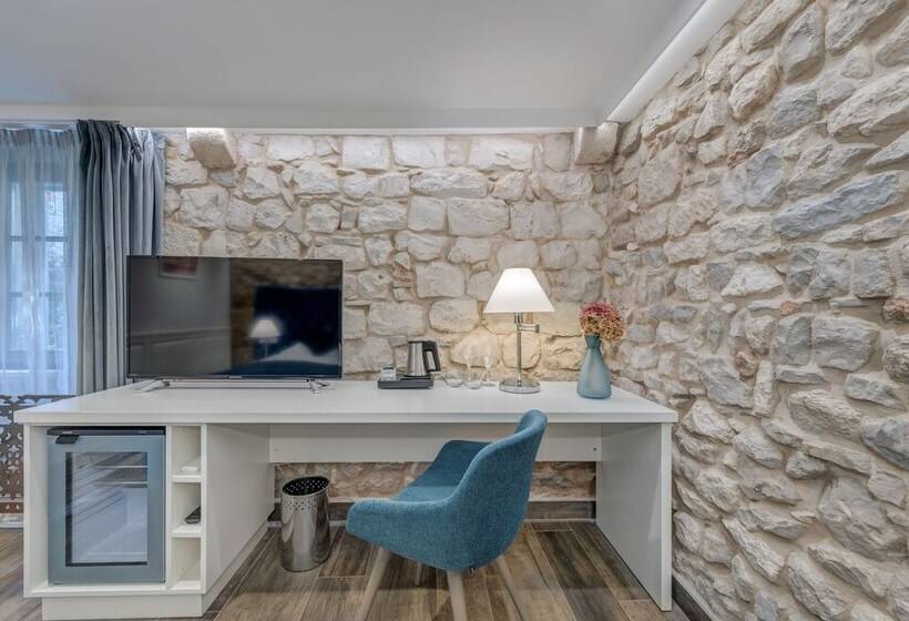 پانسیون Royal Luxury Room