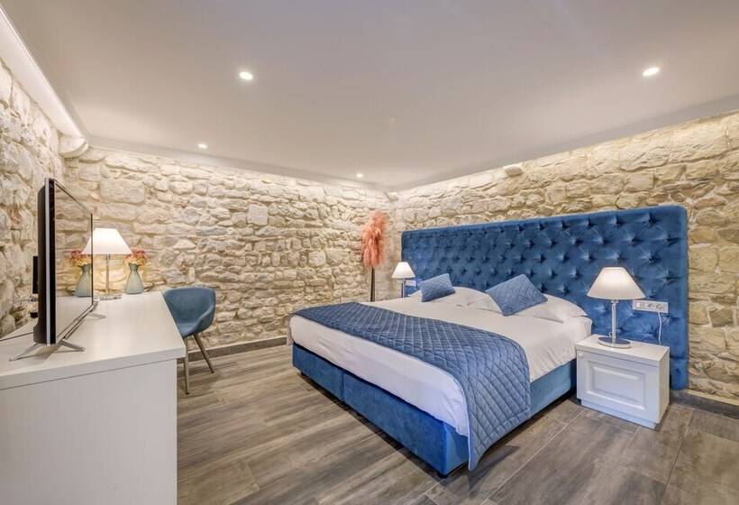 پانسیون Royal Luxury Room