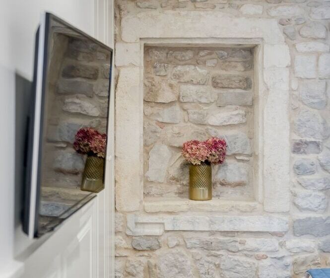 پانسیون Royal Luxury Room