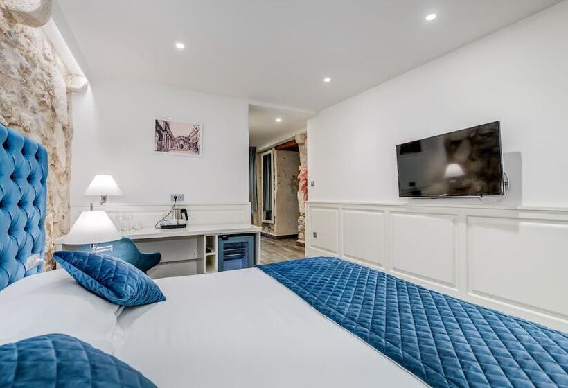 پانسیون Royal Luxury Room