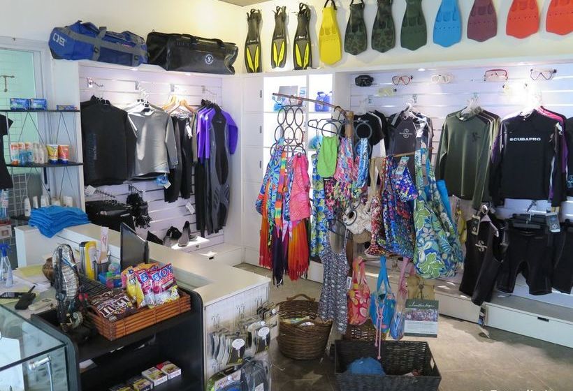 Aiyanar Beach And Dive Resort