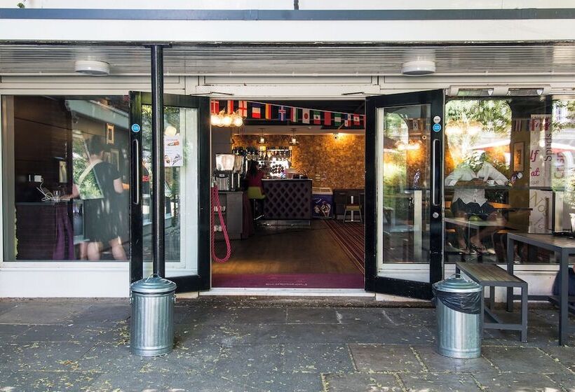 هاستل Safestay London Kensington Holland Park