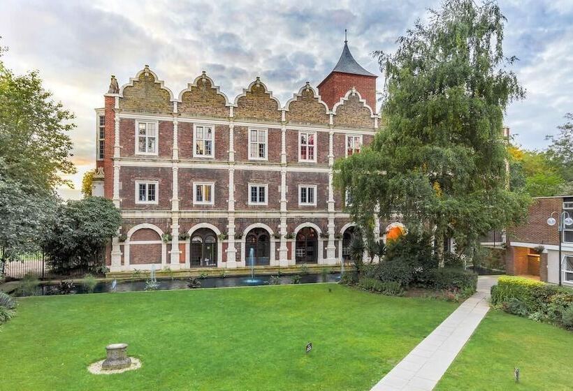 هاستل Safestay London Kensington Holland Park